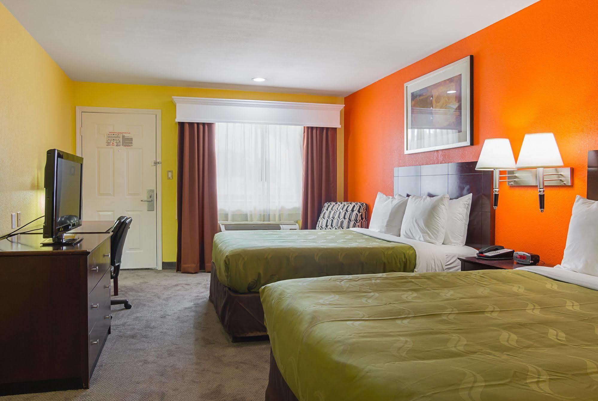Quality Inn Carthage Eksteriør billede